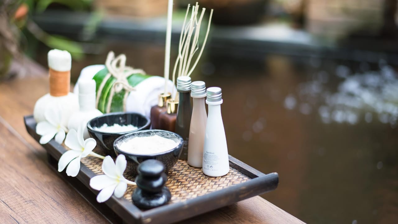 What types of spiritual retreats are there?