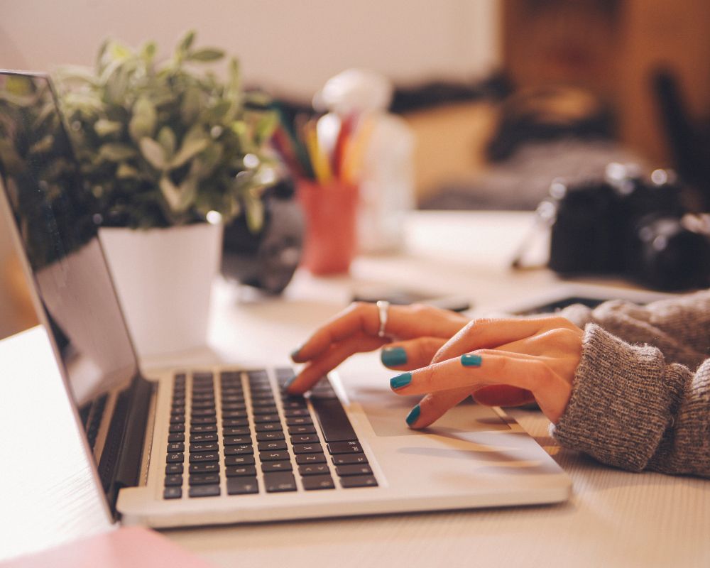 What are the features and benefits of a video CMS?