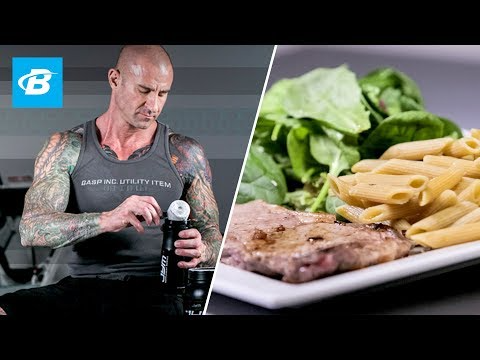 do free weights or machines build muscle faster