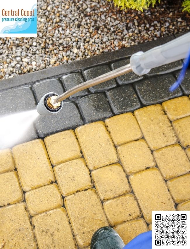 Who provides deck cleaning and maintenance in Central Coast?