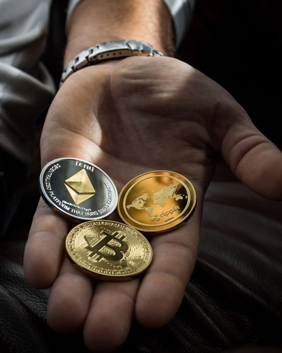 Common uses of cryptography in everyday life, such as online banking and messaging apps