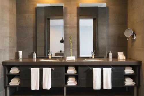 GLASS SHOWER DOOR INSTALLATION