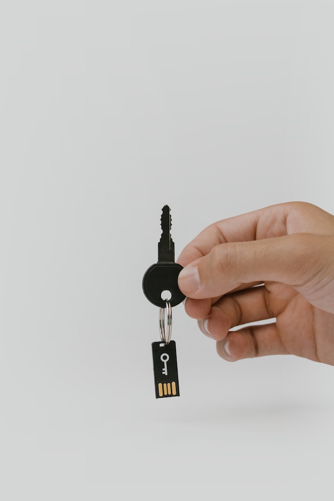 What are common challenges faced by companies without proper IT support?
