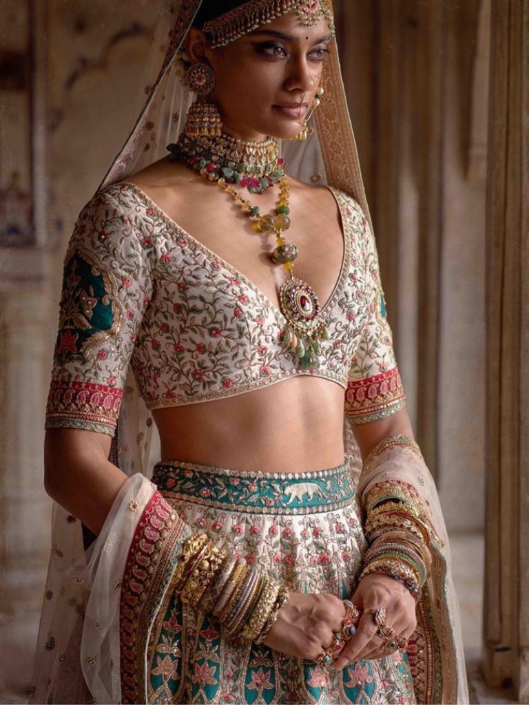 15 Deep Neck Blouse Designs from Sabyasachi That You've Got to Get Your  Hands On!