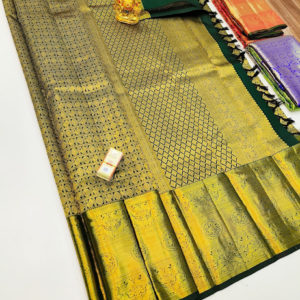 Latest Unique Kanjivaram Pure Wedding Silk Saree Dark Green Color w/ Blouse