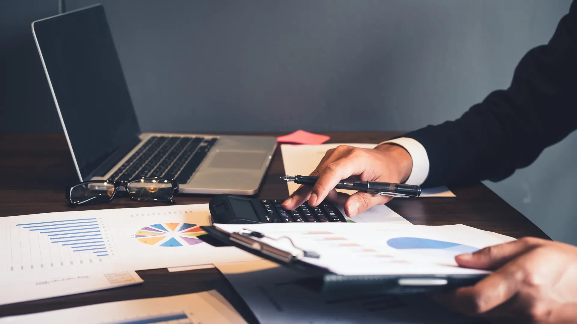Experienced Income Tax Accountants Tax Accountant North Vancouver