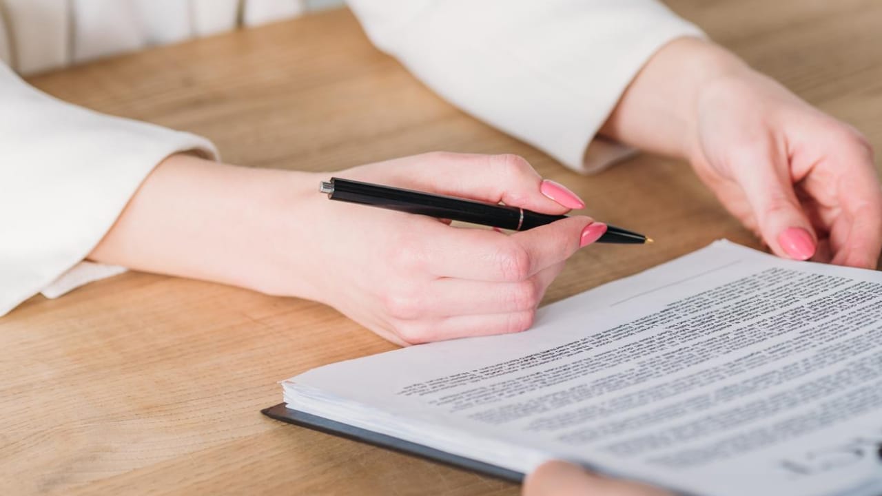 What is the difference between mortgage and collateral?