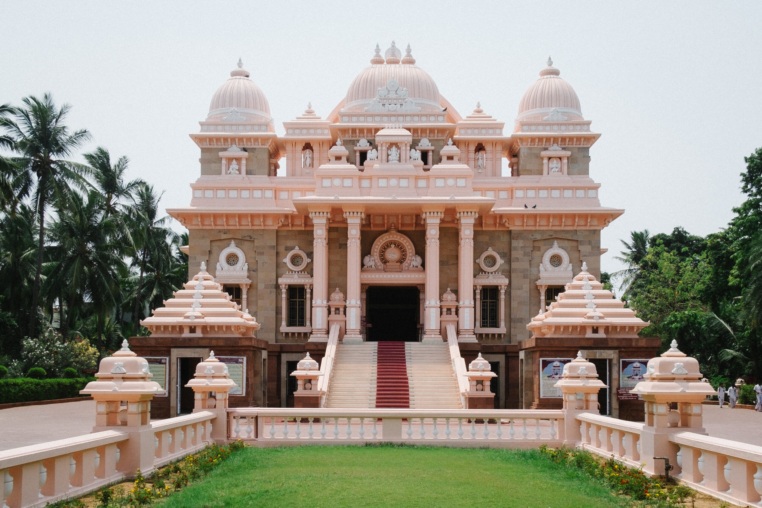 From Temples to Prayers: Unveiling the Secrets of Religious Dreaming
