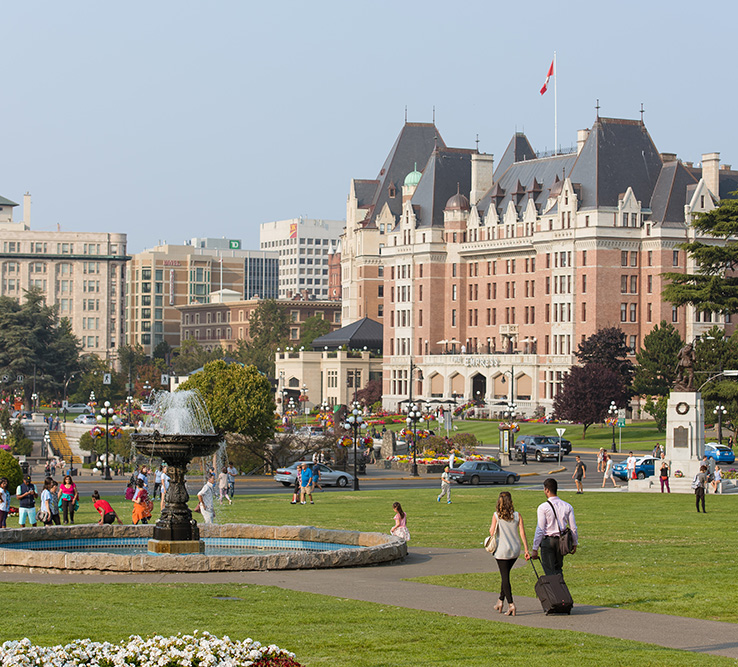 Gardens and parks with expert guides sunset tours