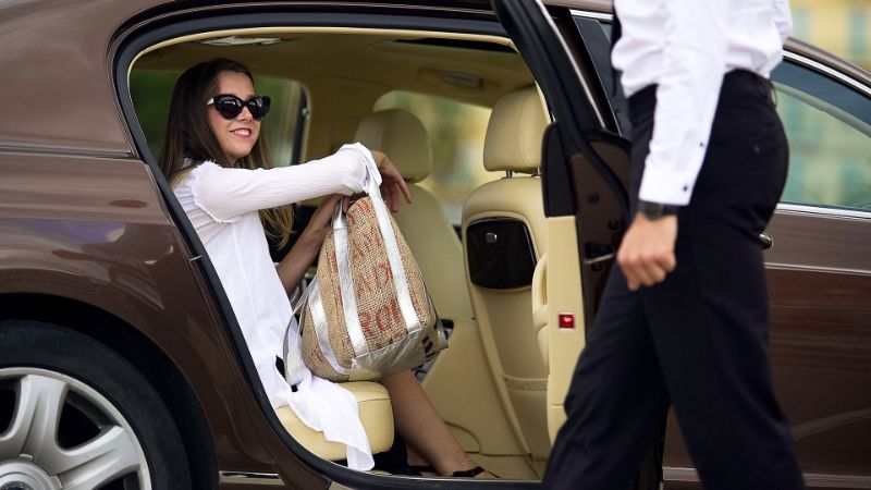 Luxury limo transfers to Faro airport